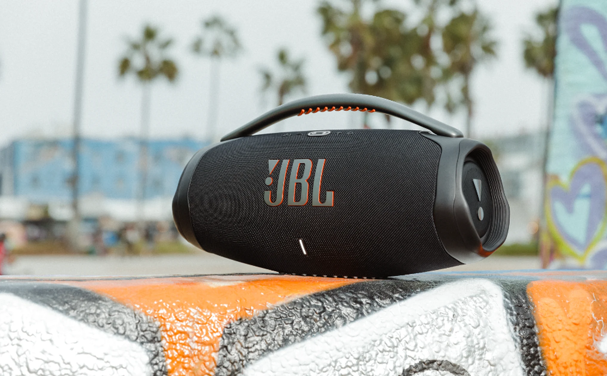 JBL_Boombox_3_Lifestyle01_904x560px